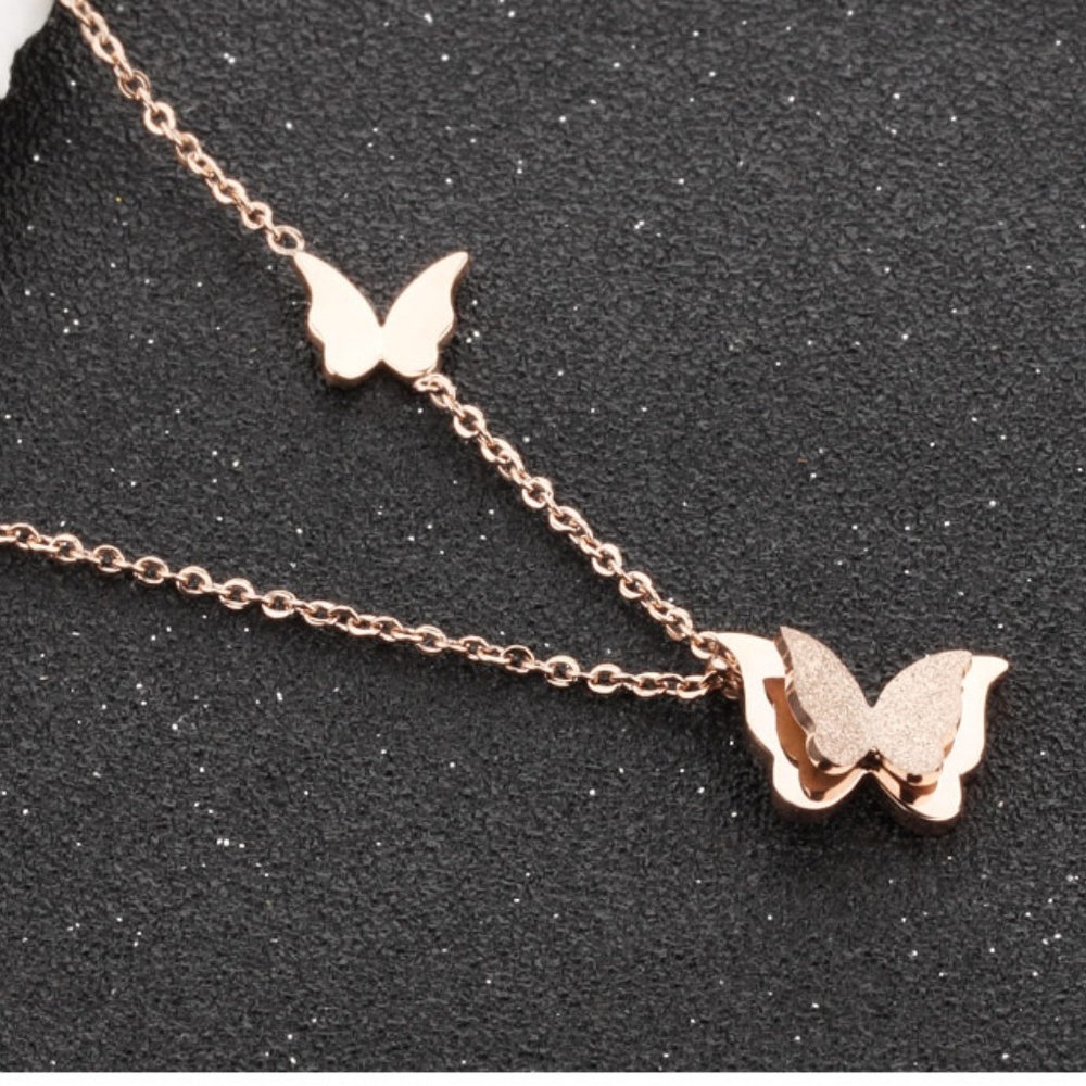 ❤️4 for $20 Sale❤️Rose Gold Butterfly necklace - Picture 5 of 5